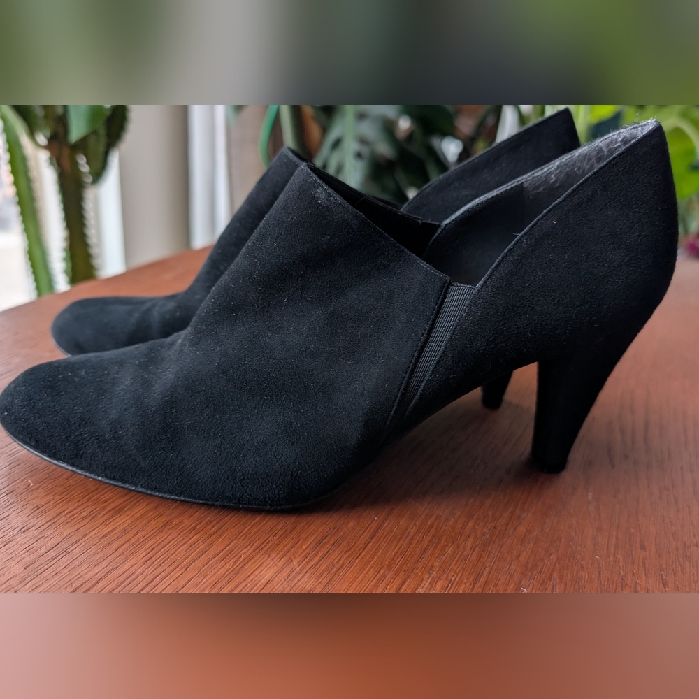 Stuart Weitzman Black Suede Heels